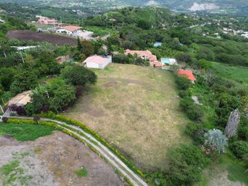 EN VENTA TERRENO EN YUNGUILLA SECTOR LOS PUERES