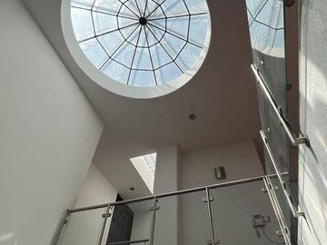 Casa en Venta en Lomas del Tecnologico con 600m2 de construcción, y en esquina.