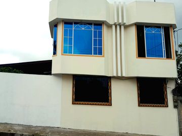 VENTA DE CASA POR LA VIA QUEVEDO, EN EL PROLETARIADO