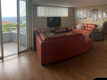 Vendo casa en Cumbayá, Miravalle