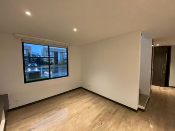 EXCLUSIVA CASA EN RENTA - COTA CUNDINAMARCA