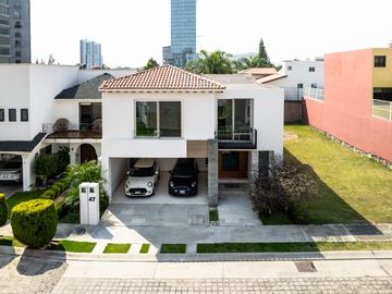 CASA EN PUERTA PARAISO