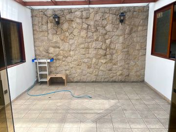 Vive Frente a un Parque en Chacarilla