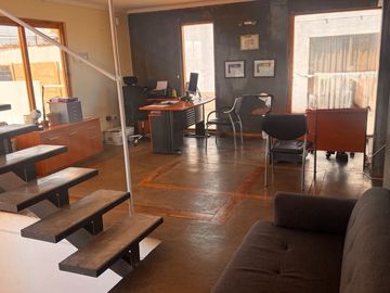 SE VENDE casa con exclusivo diseño en hormigon y fierro Avda El santo 3417 La serena