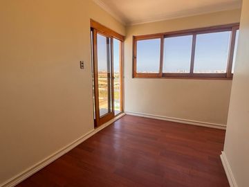 SE VENDE casa con exclusivo diseño en hormigon y fierro Avda El santo 3417 La serena