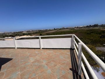 SE VENDE casa con exclusivo diseño en hormigon y fierro Avda El santo 3417 La serena