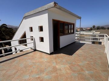 SE VENDE casa con exclusivo diseño en hormigon y fierro Avda El santo 3417 La serena