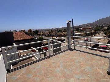 SE VENDE casa con exclusivo diseño en hormigon y fierro Avda El santo 3417 La serena