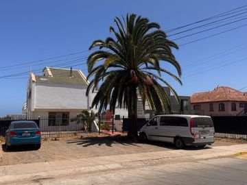 SE VENDE casa con exclusivo diseño en hormigon y fierro Avda El santo 3417 La serena