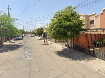 Casa en venta, Av Isaba, Villa Rdcial del Prado, Villas Residencial del Prado, Mexicali, B.C, recuperación bancaria.