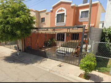 Casa en venta, Av Isaba, Villa Rdcial del Prado, Villas Residencial del Prado, Mexicali, B.C, recuperación bancaria.