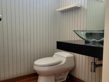 Venta de hermoso departamento en Las Lagunas