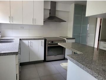 Venta de hermoso departamento en Las Lagunas