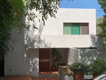 CASA EN VENTA EN LAS CAÑADAS