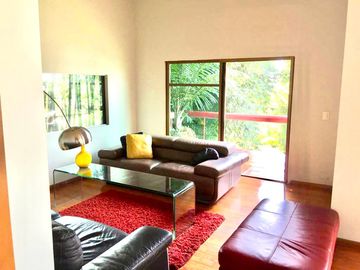 CASA EN VENTA EN LAS CAÑADAS