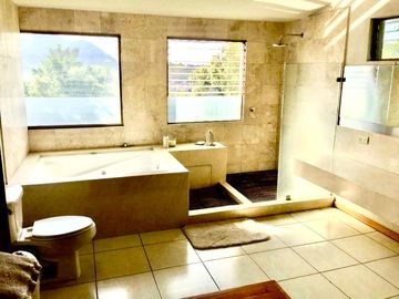 CASA EN VENTA EN LAS CAÑADAS