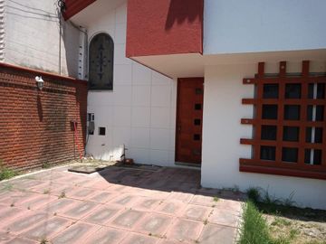CASA EN VENTA EN EL CERRITO (EXCELENTE OPORTUNIDAD DE INVERSIÓN)