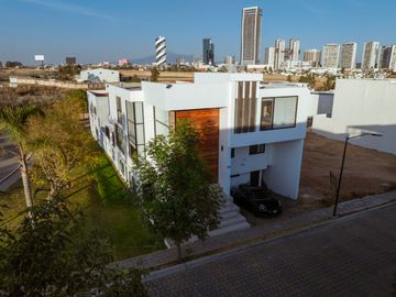 CASA EN LOMAS DE ANGELOPOLIS
