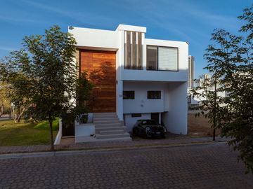 CASA EN LOMAS DE ANGELOPOLIS