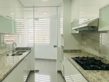SE VENDE DEPARTAMENTOS DE ESTRENO EN ATE LIMITE CON LA MOLINA , URBANIZACIÓN CON SEGURIDAD.