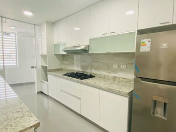 SE VENDE DEPARTAMENTOS DE ESTRENO EN ATE LIMITE CON LA MOLINA , URBANIZACIÓN CON SEGURIDAD.