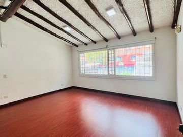 APARTAMENTO EN VENTA ESQUINERO  BARRIO EL BATAN