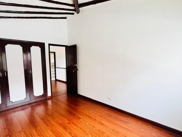 APARTAMENTO EN VENTA ESQUINERO  BARRIO EL BATAN