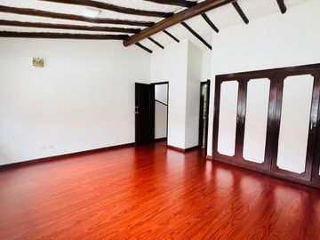 APARTAMENTO EN VENTA ESQUINERO  BARRIO EL BATAN