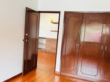 APARTAMENTO EN VENTA ESQUINERO  BARRIO EL BATAN