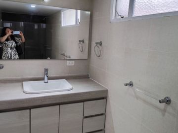 APARTAMENTO EN VENTA ESQUINERO  BARRIO EL BATAN
