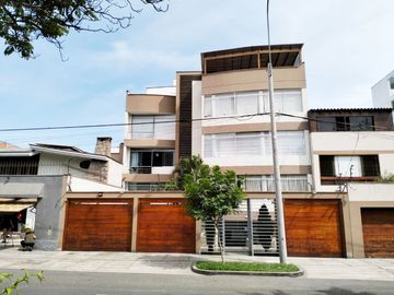 VENTA DE HERMOSO DEPARTAMENTO DUPLEX EN SURCO CERCA AL OVALO HIGUERETA