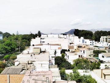 VENTA DE HERMOSO DEPARTAMENTO DUPLEX EN SURCO CERCA AL OVALO HIGUERETA