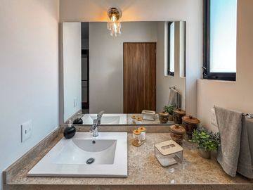 HERMOSA CASA EN VENTA CON EXCELENTE UBICACIÓN LISTA PARA ESTRENAR