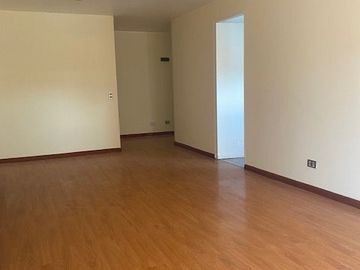 SE VENDE DEPTO EN EDIFICIO RESIDENTES.