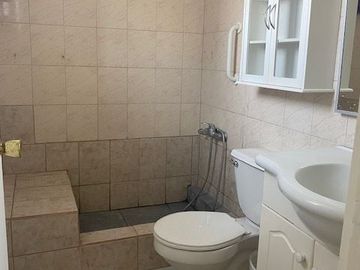 SE VENDE DEPTO EN EDIFICIO RESIDENTES.