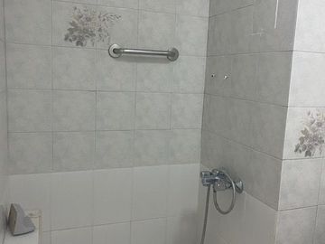 SE VENDE DEPTO EN EDIFICIO RESIDENTES.