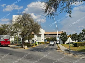 CASA EN RENTA EN BOSQUES DEL PEDREGAL SUR-ESTE DE LEON GUANAJUATO