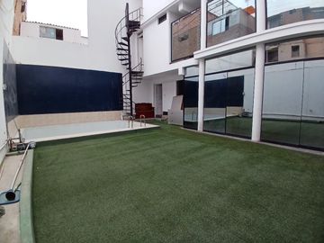 🚨 VENTA DE CASA FRENTE PARQUE CERCADO LIMA