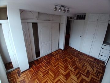 🚨 VENTA DE CASA FRENTE PARQUE CERCADO LIMA
