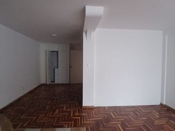 🚨 VENTA DE CASA FRENTE PARQUE CERCADO LIMA