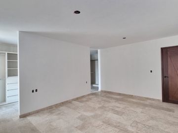 RESIDENCIA EN CARTUJA CON SOTANO, FRENTE A LAS AMENIDADES, 4 RECÁMARAS, MULTIFUNCIONAL, ROOF, EQUIPADA