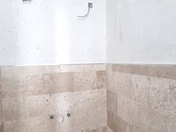 RESIDENCIA EN CARTUJA CON SOTANO, FRENTE A LAS AMENIDADES, 4 RECÁMARAS, MULTIFUNCIONAL, ROOF, EQUIPADA