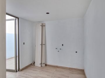 RESIDENCIA EN CARTUJA CON SOTANO, FRENTE A LAS AMENIDADES, 4 RECÁMARAS, MULTIFUNCIONAL, ROOF, EQUIPADA