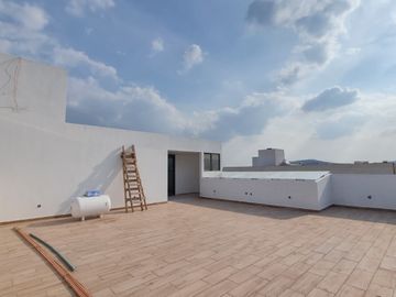 RESIDENCIA EN CARTUJA CON SOTANO, FRENTE A LAS AMENIDADES, 4 RECÁMARAS, MULTIFUNCIONAL, ROOF, EQUIPADA