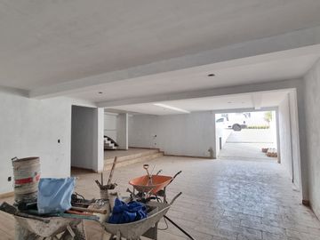 RESIDENCIA EN CARTUJA CON SOTANO, FRENTE A LAS AMENIDADES, 4 RECÁMARAS, MULTIFUNCIONAL, ROOF, EQUIPADA