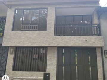 🏠 SE VENDE CASA DUPLEX BARRIO BELMONTE PEREIRA