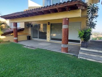 VENTA DE CASA EN CONDOMINIO CON ESTUDIO O RECÁMARA EN PLANTA BAJA, EN BURGOS BUGAMBILIAS