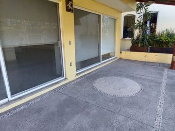 VENTA DE CASA EN CONDOMINIO CON ESTUDIO O RECÁMARA EN PLANTA BAJA, EN BURGOS BUGAMBILIAS
