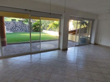 VENTA DE CASA EN CONDOMINIO CON ESTUDIO O RECÁMARA EN PLANTA BAJA, EN BURGOS BUGAMBILIAS