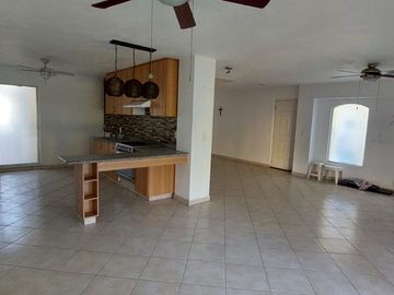 VENTA DE CASA EN CONDOMINIO CON ESTUDIO O RECÁMARA EN PLANTA BAJA, EN BURGOS BUGAMBILIAS